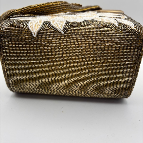 Vintage Japan Work Beaded Gold and White Floral Beaded Clutch/Box - Picture 4 of 13